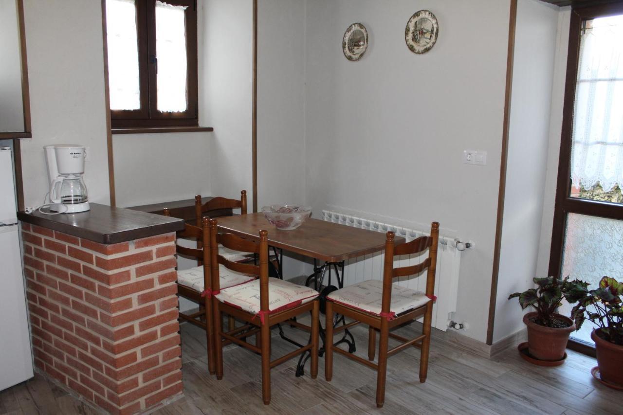 Vivienda Vacacional La Casina De Tina - Casas De Los Picos Mier Екстериор снимка